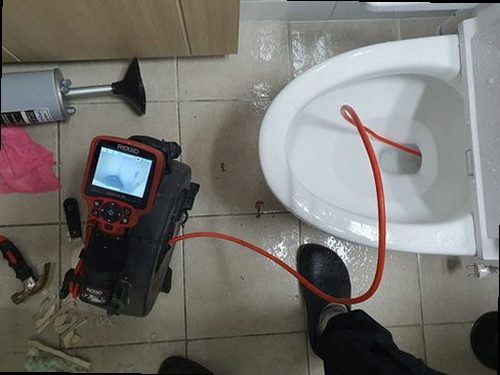 서해구·검단구 신현동 하수구막힘 욕조 배수 불량 미루면 더 커지는 배관 문제